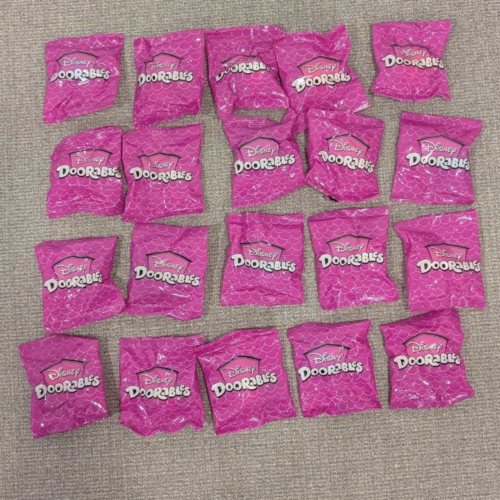 Disney Doorables Series 7 - 20 Mystery Packs - Random Collectible Figures New